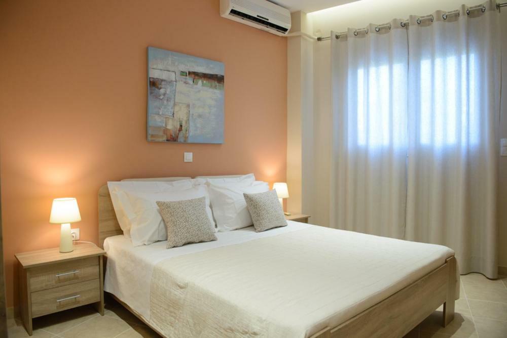Beautiful House In Alimos Near To The Beach And Metro Атина Екстериор снимка
