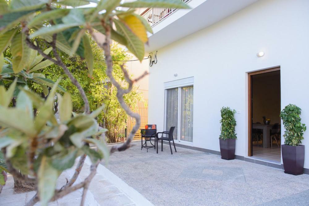 Beautiful House In Alimos Near To The Beach And Metro Атина Екстериор снимка