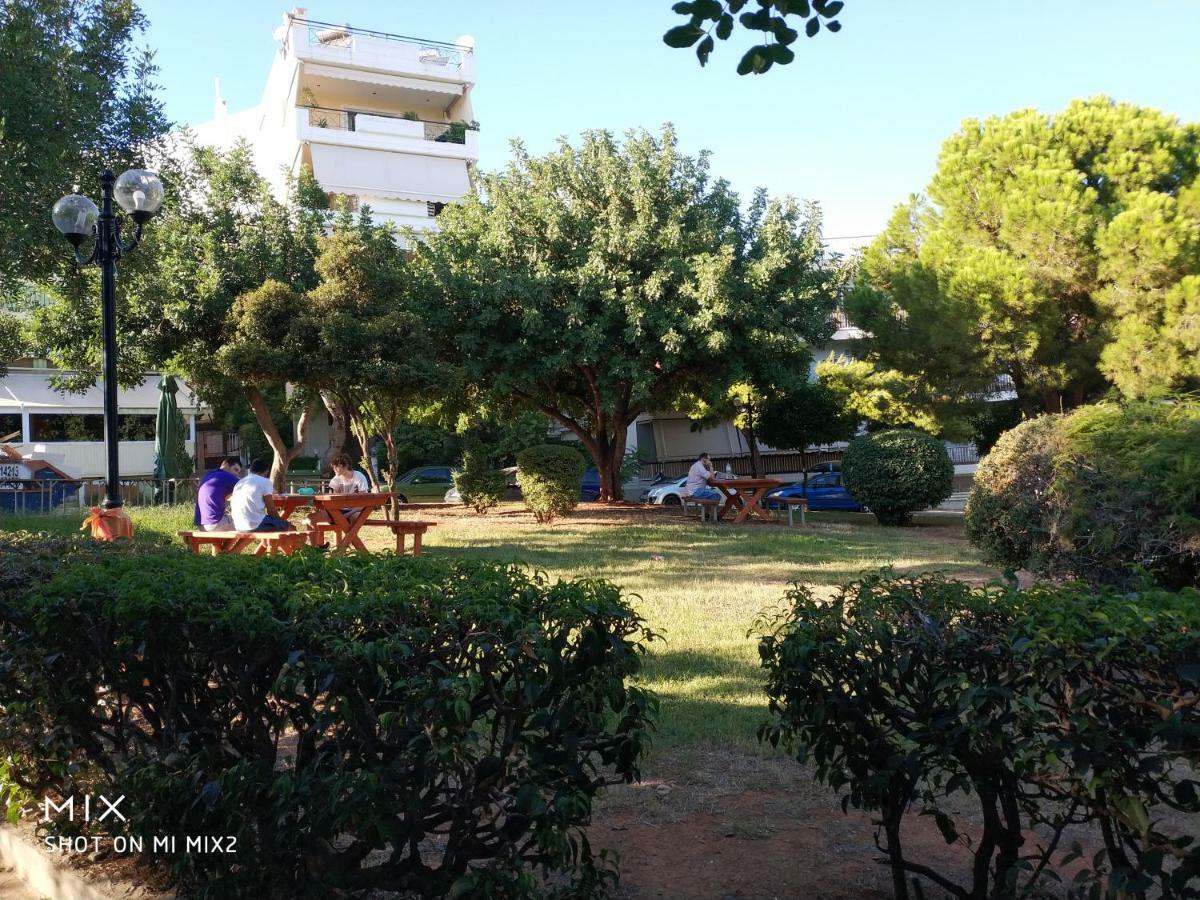 Beautiful House In Alimos Near To The Beach And Metro Атина Екстериор снимка